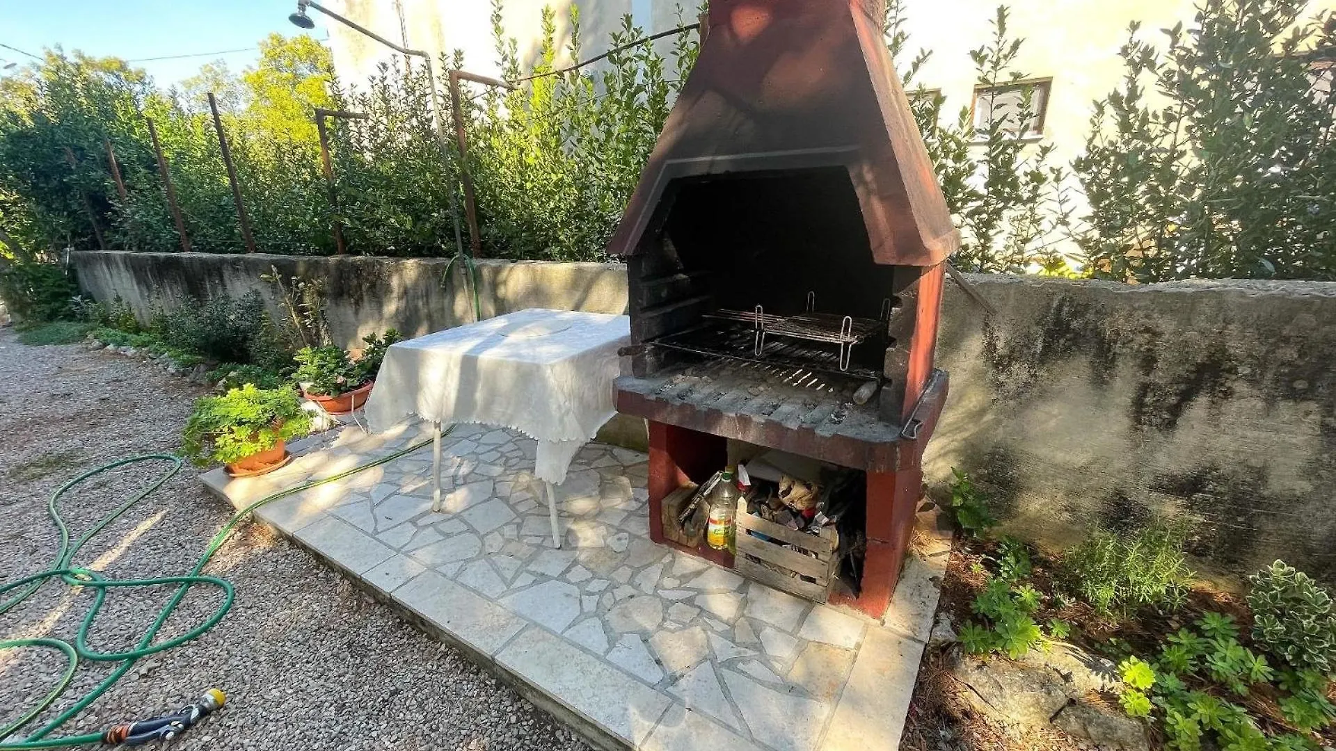 Nette Ferienwohnung In Jadranovo Mit Garten, Grill Und Terrasse